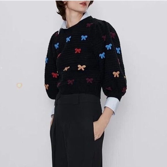 Zara Limited Edition
Beautiful Black Sweater With Embroidered Multi Color
Bows - Picture 1 of 16
